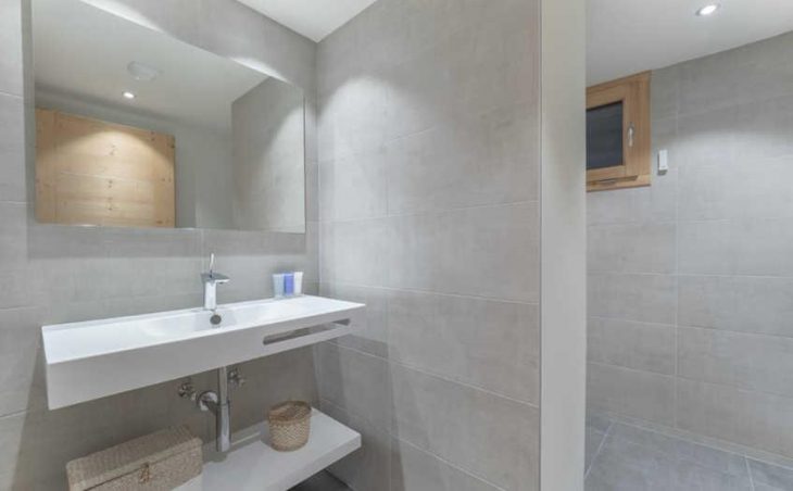 Colibri Penthouse, Morzine, Bathroom